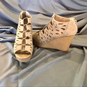 Tan Wedge sandals